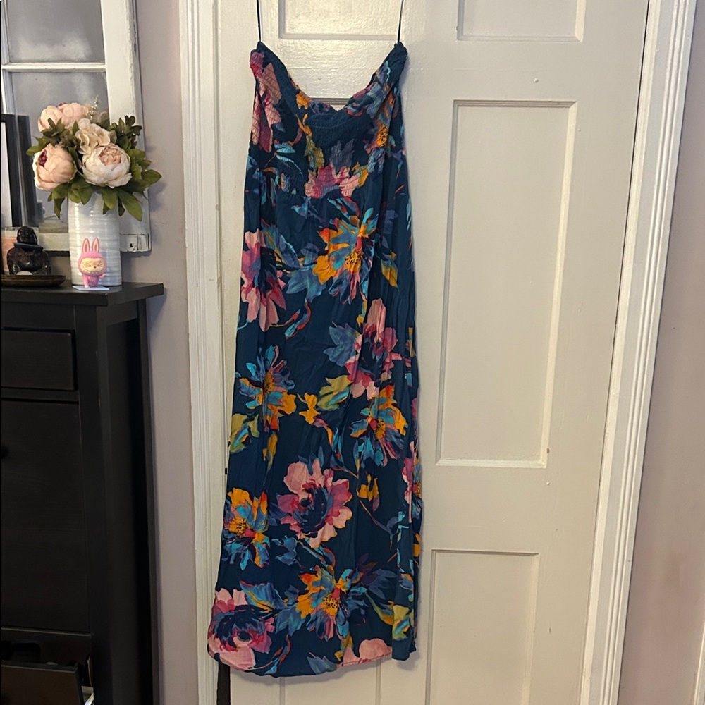 Elegant Floral Sleeveless Maxi Dress